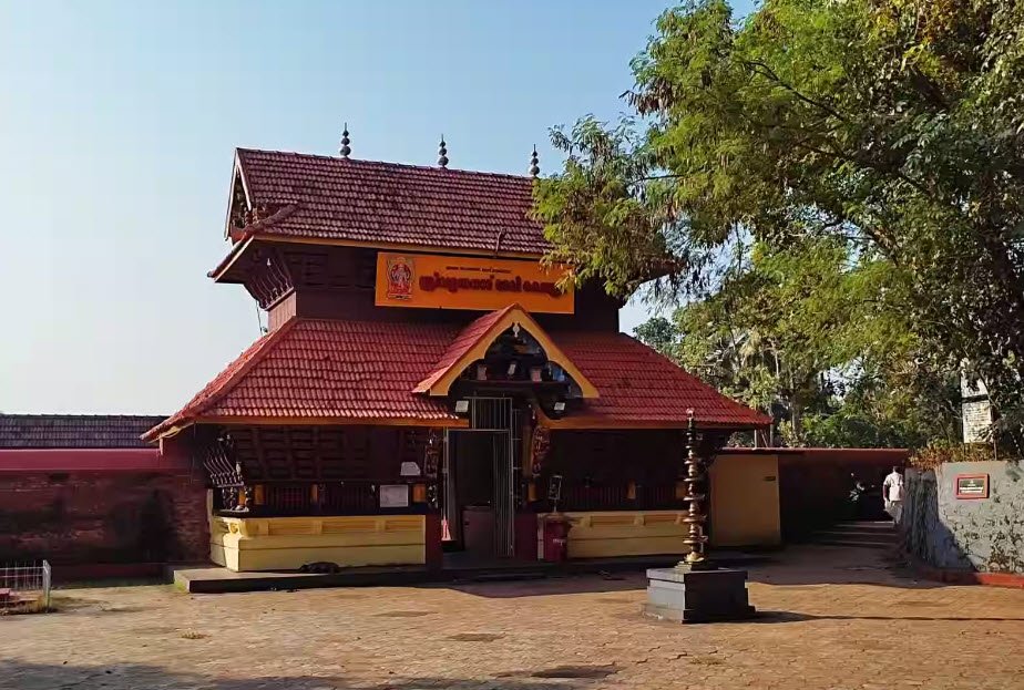 Sree Valayanad Devi Temple, Kozhikode, Kerala - Vushii.com